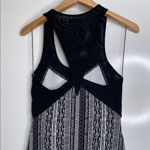 SILENCE + NOISE • Mini Tribal Mesh Black White - Picture 4 of 8